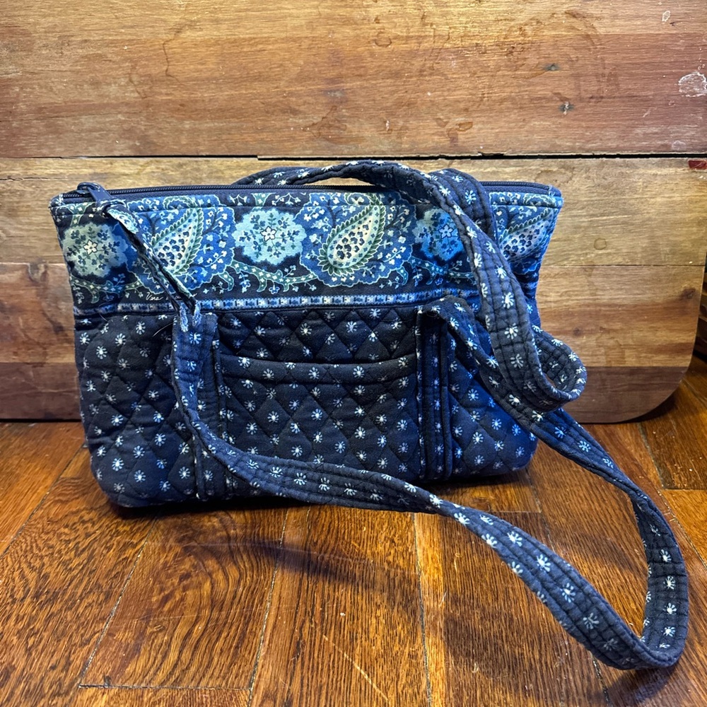 Vera Bradley Blue Paisley hand Bag